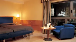 Super 8 by Wyndham Fenghua Yue Lin Lu