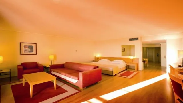 Super 8 by Wyndham Fukang Wu Qi Road photo 1