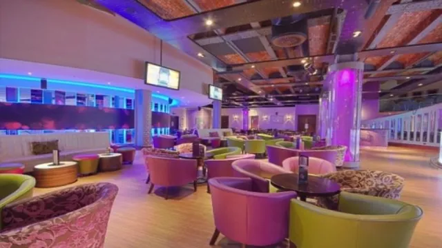 Super 8 by Wyndham Guangzhou JiaHe WangGang Subway Station photo 3