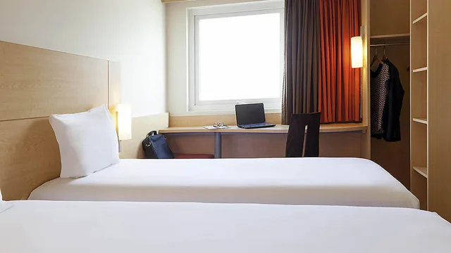 Super 8 by Wyndham Guangzhou Huanshi Xicun Subway Station photo 3