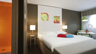 Super 8 by Wyndham Zhejiang Mall