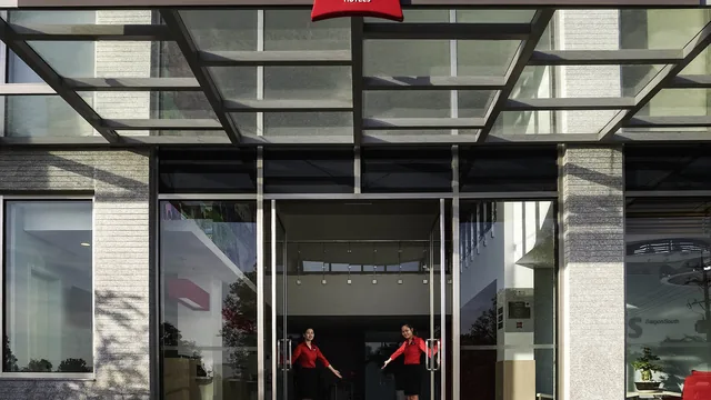 Ibis Saigon South photo 6