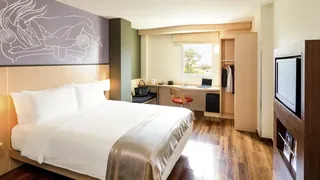 Ibis Vientiane Nam Phu