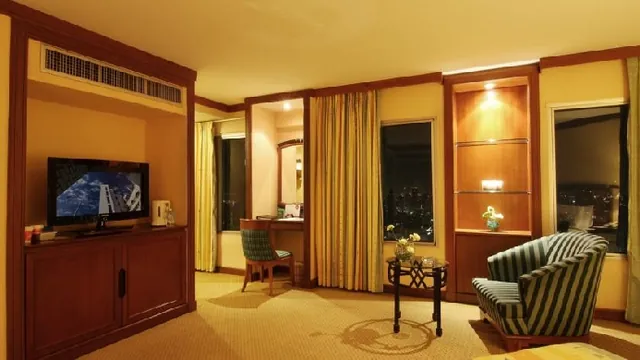 Baiyoke Suite Hotel photo 3