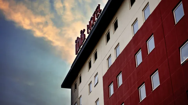 Super 8 by Wyndham Kaiyuan Railway Station Zhan Qian Street photo 3