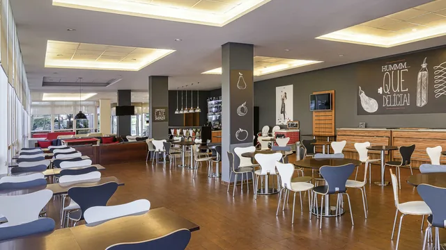 Super 8 by Wyndham Kaiyuan Railway Station Zhan Qian Street photo 4