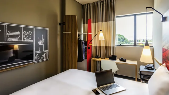 Bandara Suites Silom photo 2