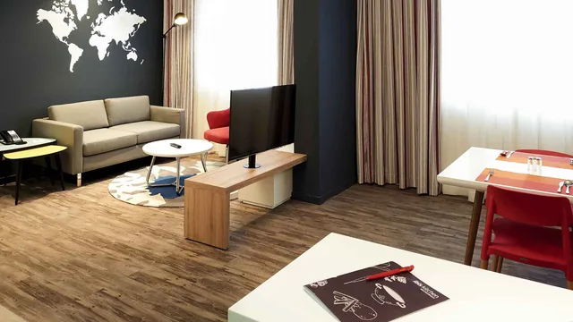 Ibis Saigon Airport photo 5