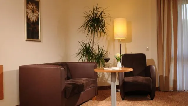 Best Western Queens Hotel Pforzheim-Niefern photo 4