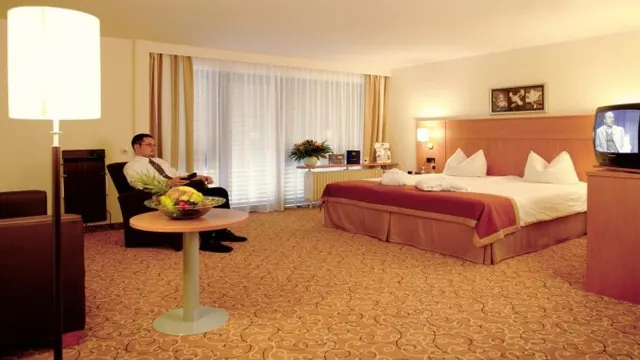 Best Western Queens Hotel Pforzheim-Niefern photo 5