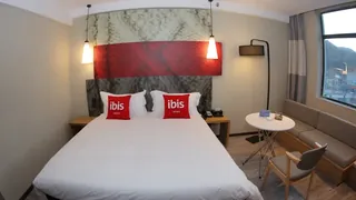 Ibis Shigatse City Lhaze County