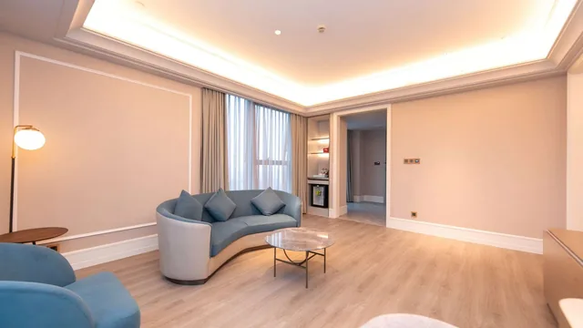 Mercure Xinyang East Railway Station photo 1