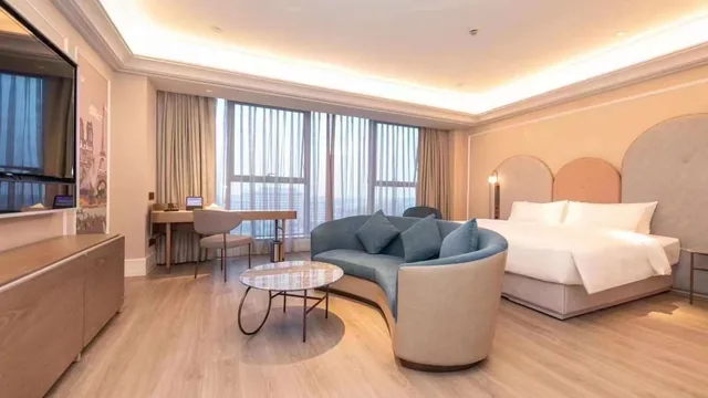 Mercure Xinyang East Railway Station photo 3