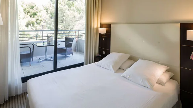 Mercure Aix-en-Provence La Duranne Gare TGV photo 9