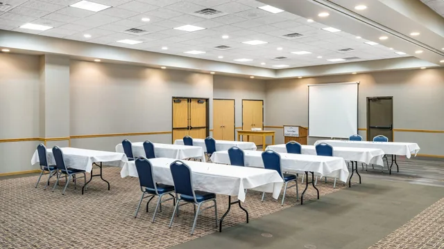 AmericInn by Wyndham Aberdeen Event Center photo 8