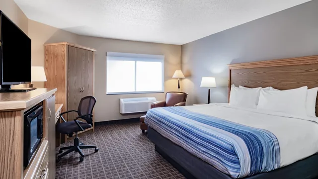 AmericInn by Wyndham Aberdeen Event Center photo 10