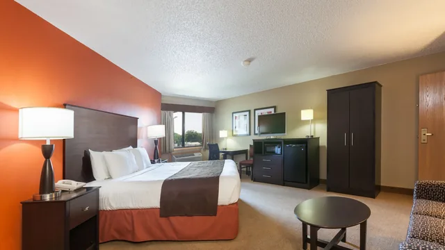 AmericInn by Wyndham Algona photo 8