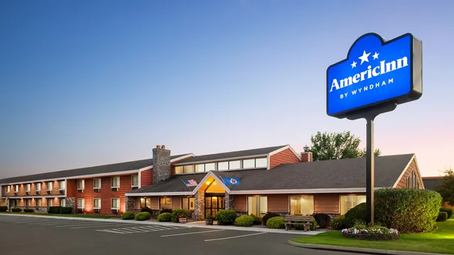 AmericInn by Wyndham Bemidji photo 8