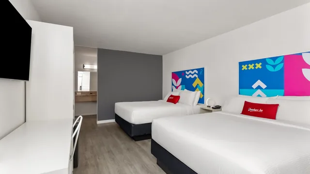 Baymont by Wyndham Orlando North Millenia photo 10