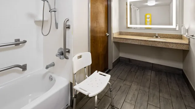 Days Inn by Wyndham Acworth photo 5