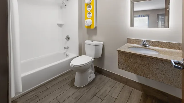 Days Inn by Wyndham Acworth photo 11