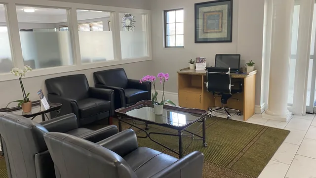 Days Inn & Suites by Wyndham Arlington Heights photo 10