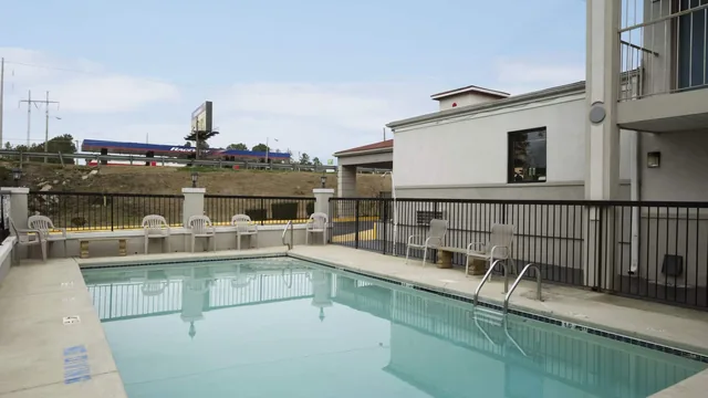 Days Inn by Wyndham Augusta/Fort Eisenhower photo 3