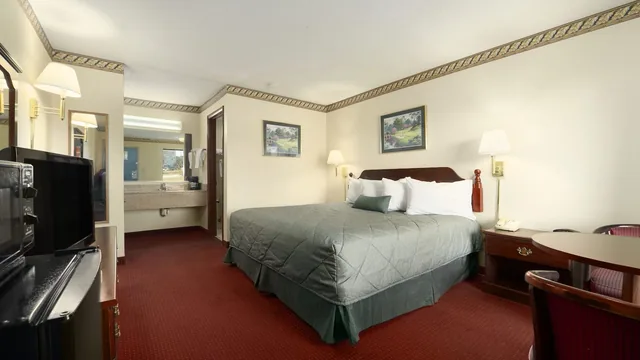 Days Inn by Wyndham Augusta/Fort Eisenhower photo 5