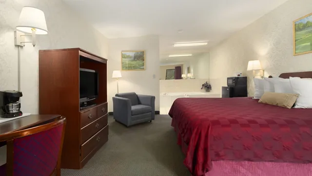 Days Inn by Wyndham Augusta/Fort Eisenhower photo 7