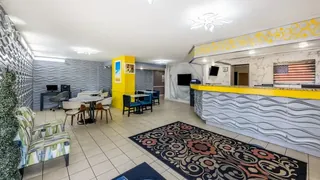 Days Inn & Suites by WyndhamFort Bragg/Cross Creek Mall