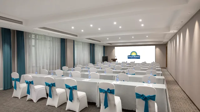 Days Hotel by Wyndham Hefei Huaihe Road Walking Street photo 1