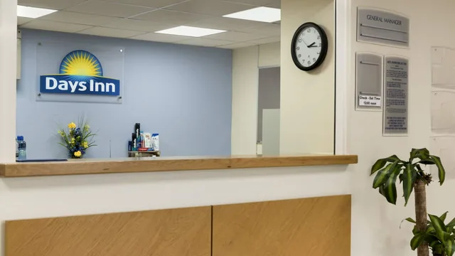 Days Inn by Wyndham Sutton Scotney North photo 8