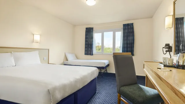 Days Inn by Wyndham Sutton Scotney North photo 9