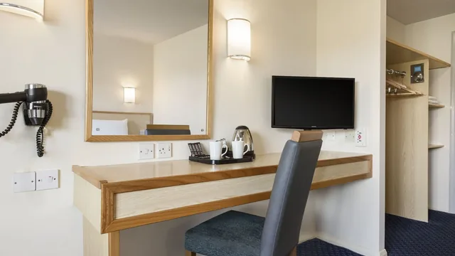 Days Inn by Wyndham Sutton Scotney North photo 12