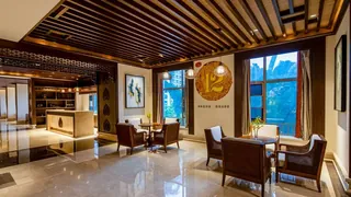 Days Hotel by Wyndham Jinghong Downtown