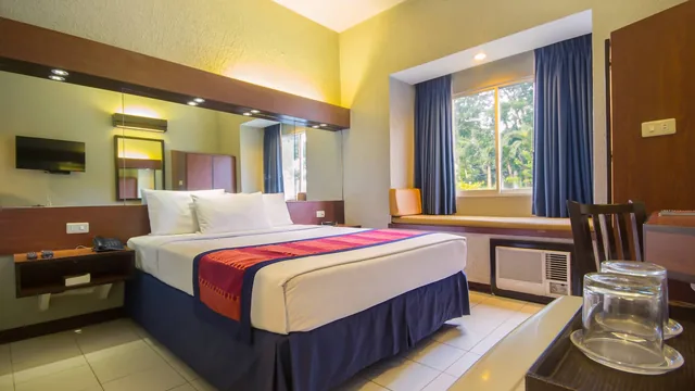 Microtel by Wyndham Eagle Ridge photo 4