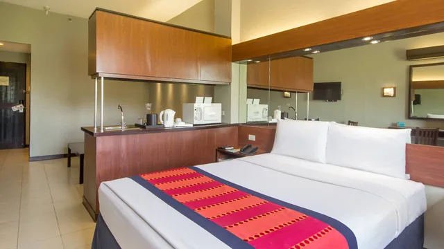 Microtel by Wyndham Eagle Ridge photo 8