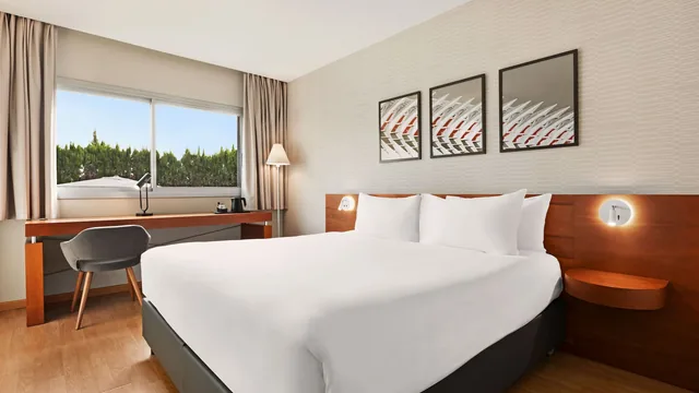 Ramada by Wyndham Valencia Almussafes photo 7