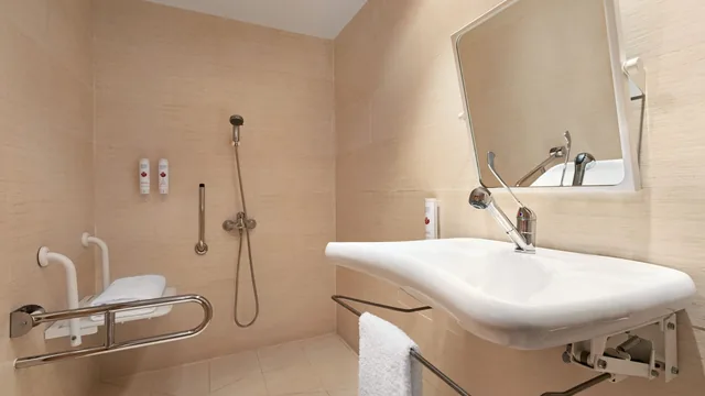 Ramada by Wyndham Valencia Almussafes photo 10