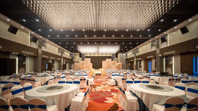 Ramada Plaza by Wyndham Hezhou North photo 2