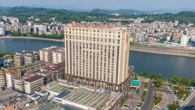 Ramada Plaza by Wyndham Shaoguan City Centre photo 2