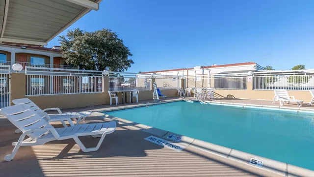 Super 8 by Wyndham Abilene North photo 5