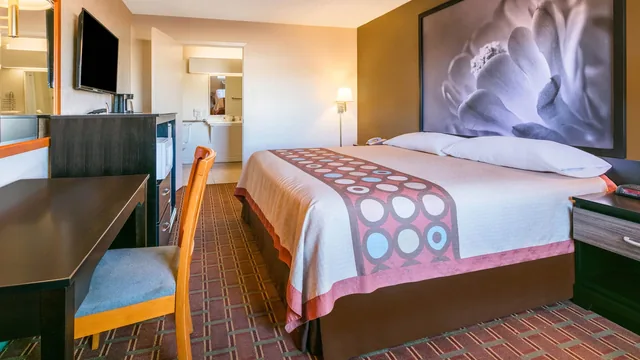 Super 8 by Wyndham Abilene North photo 7