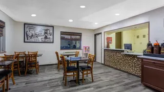 Super 8 by Wyndham Abingdon VA