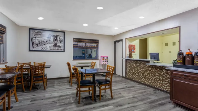 Super 8 by Wyndham Abingdon VA photo 1