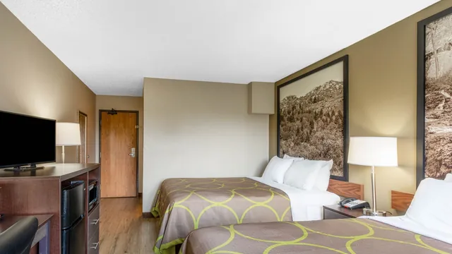 Super 8 by Wyndham Abingdon VA photo 9