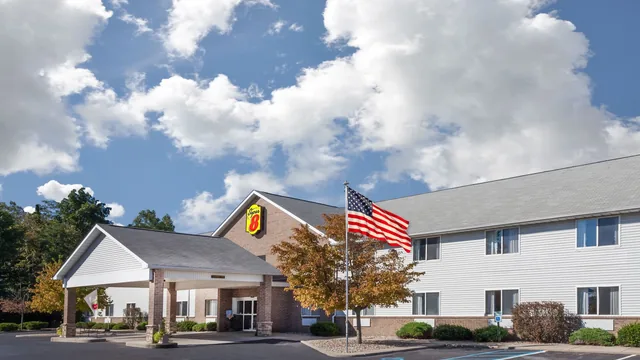 Super 8 by Wyndham Adrian photo 6