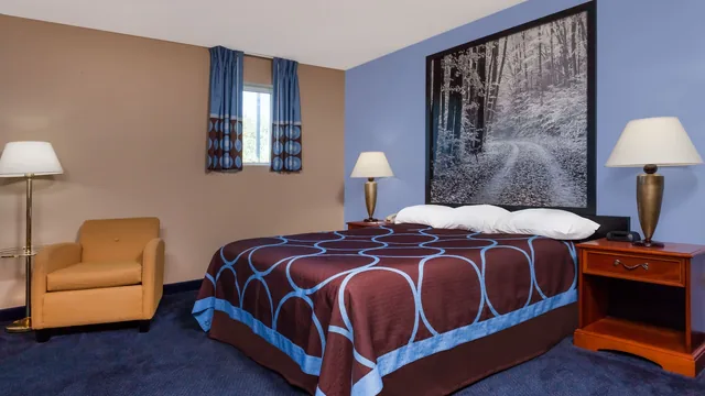 Super 8 by Wyndham Adrian photo 8