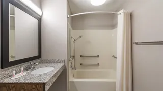 Super 8 by Wyndham Alexander City