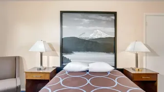 Super 8 by Wyndham Alturas